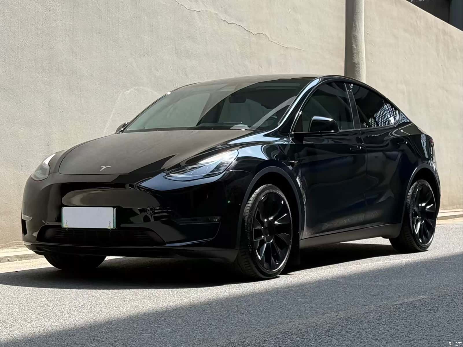 Tesla Model Y, 2021 1