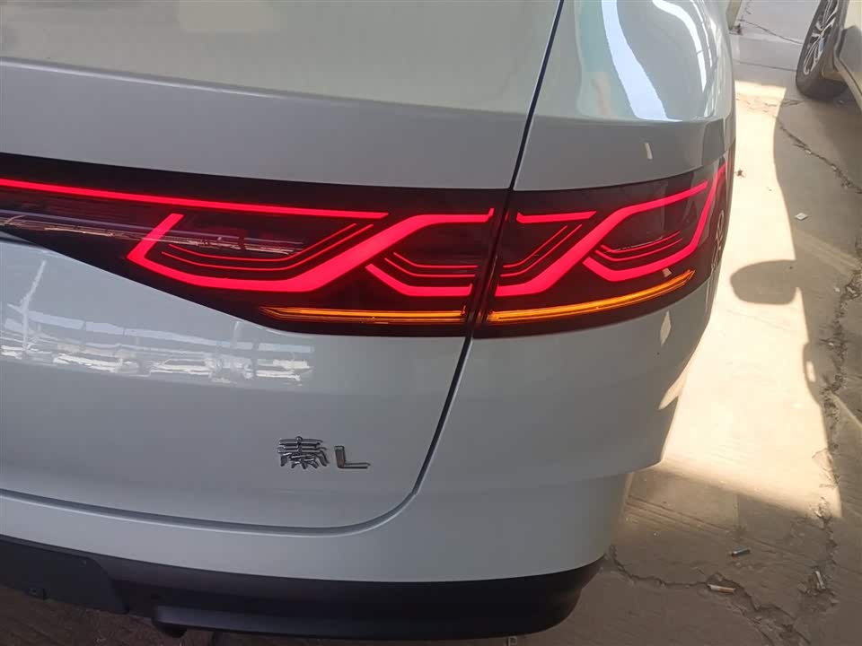 BYD Qin L