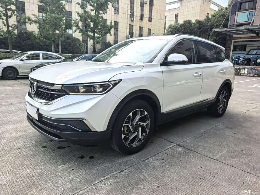 DongFeng AX7, 2021 1