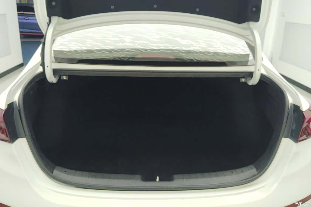 Kia K3, 2020 4
