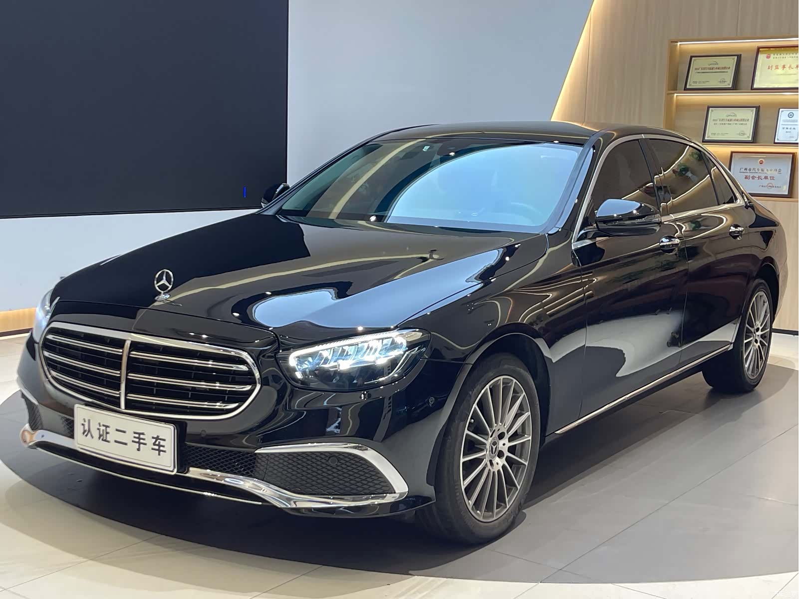 Mercedes-Benz E-Class, 2022 3
