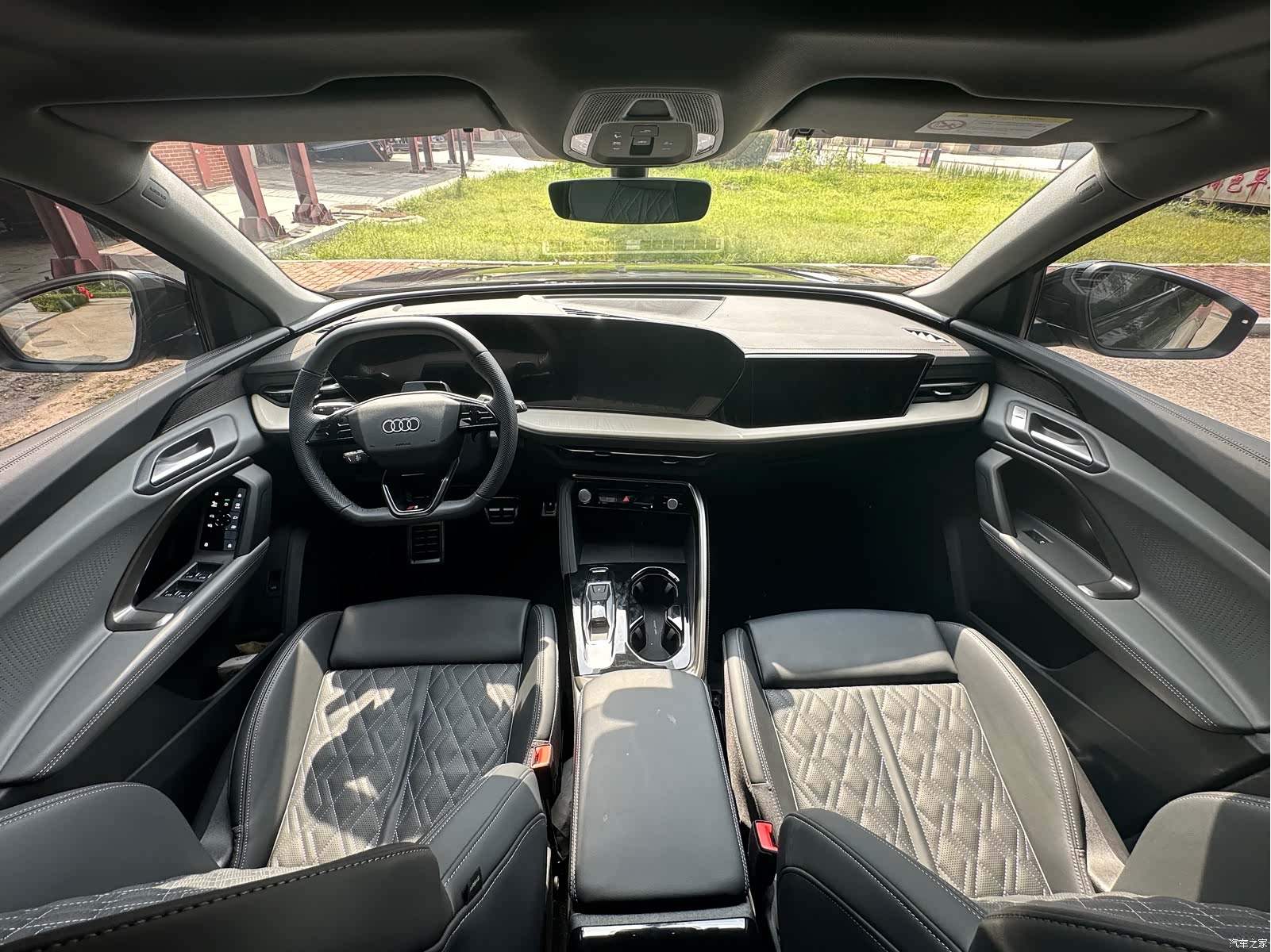 Audi Q5L, 2026 12