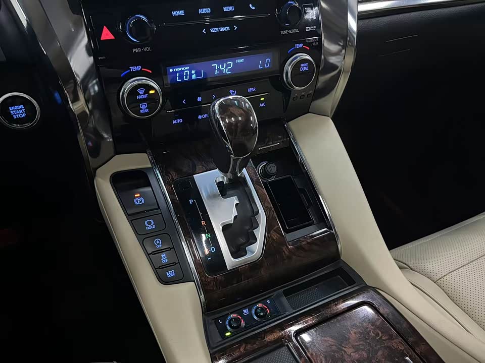 Toyota Elfa Toyota Elfa