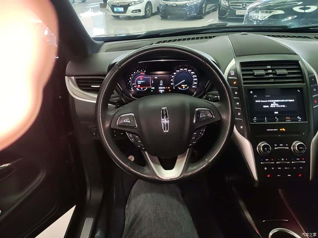 Lincoln MKC, 2019 11