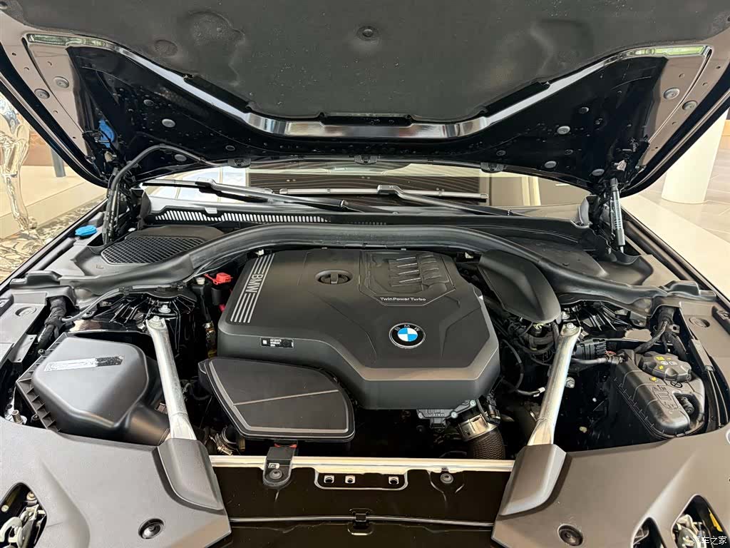 BMW 5 Series, 2024 13