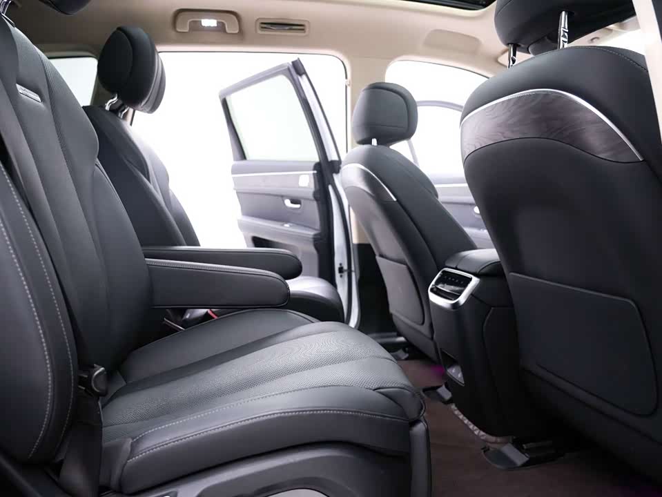 AITO Ask the world M7