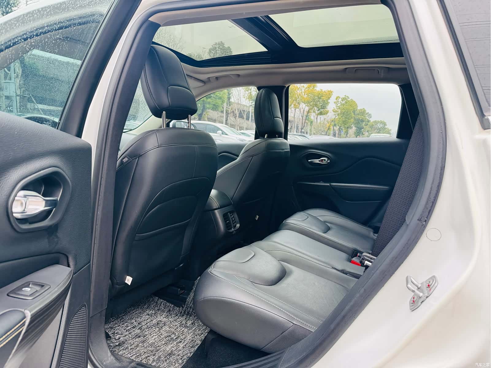 Jeep Cherokee, 2018 все фото