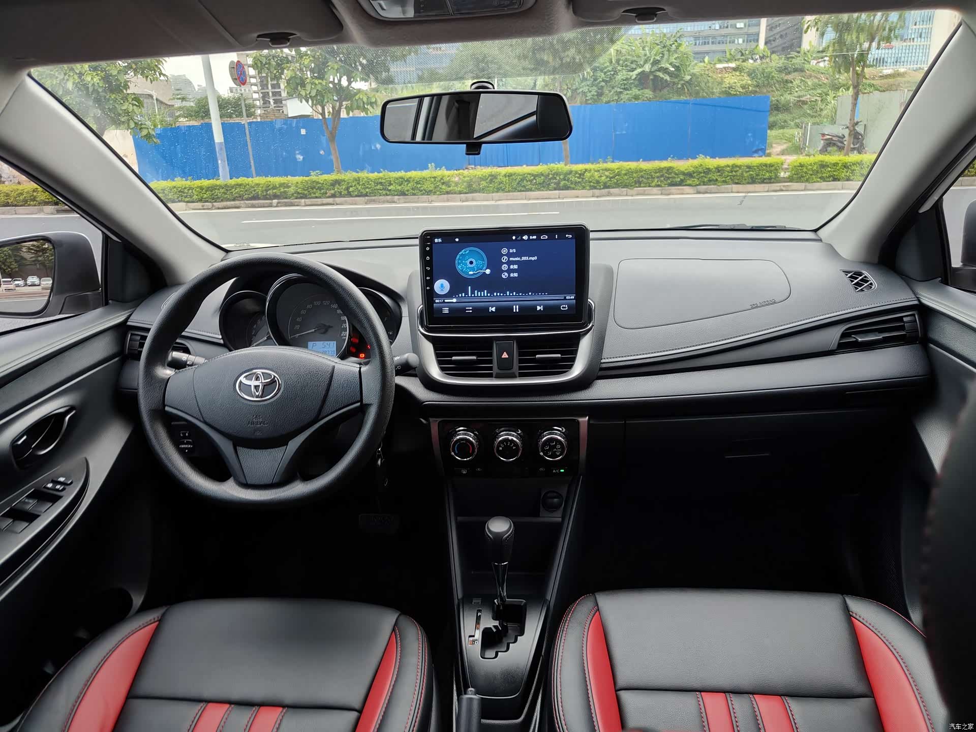 Toyota YARiS L, 2020 8