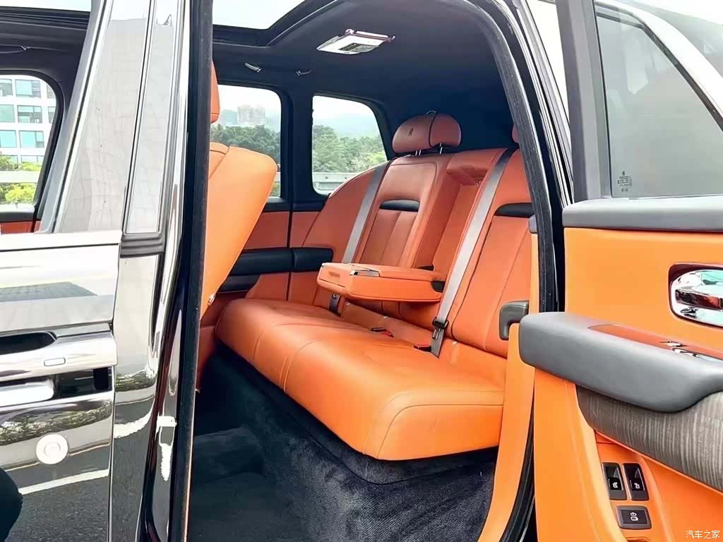Rolls-Royce Cullinan, 2020 все фото