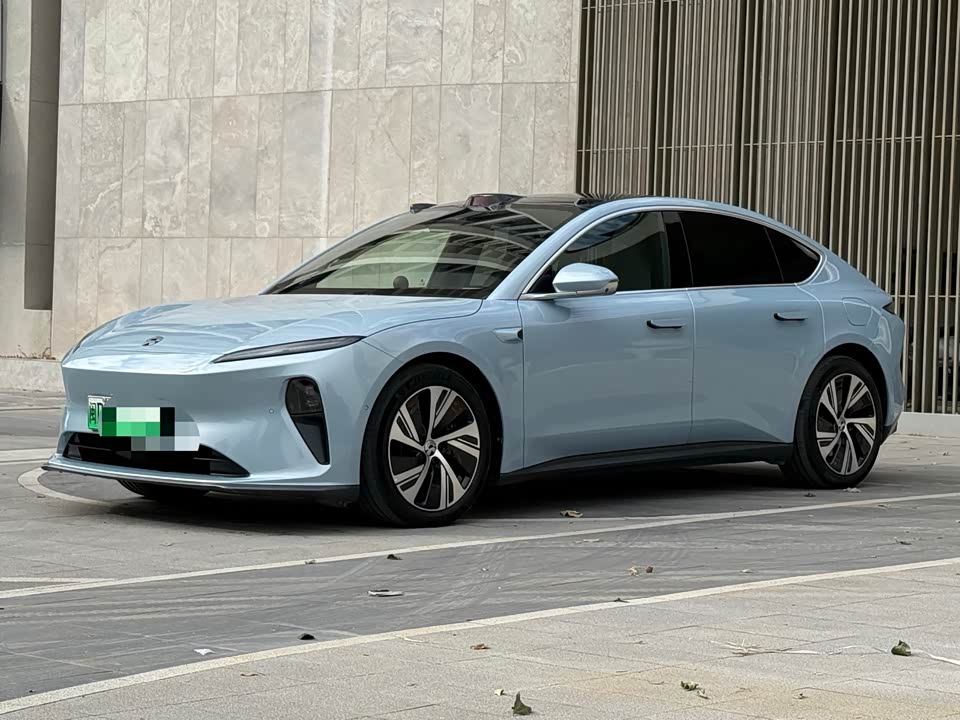 NIO ET5