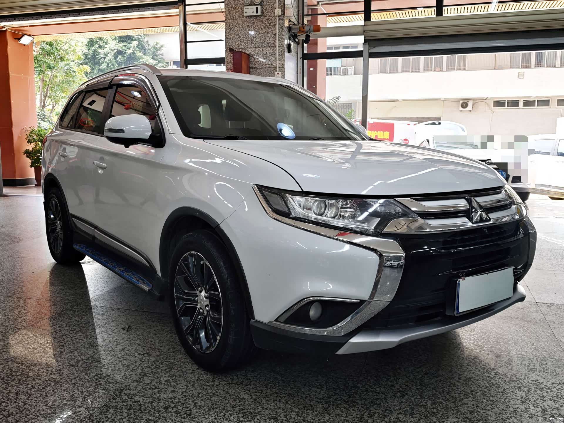 Mitsubishi Outlander, 2017 3