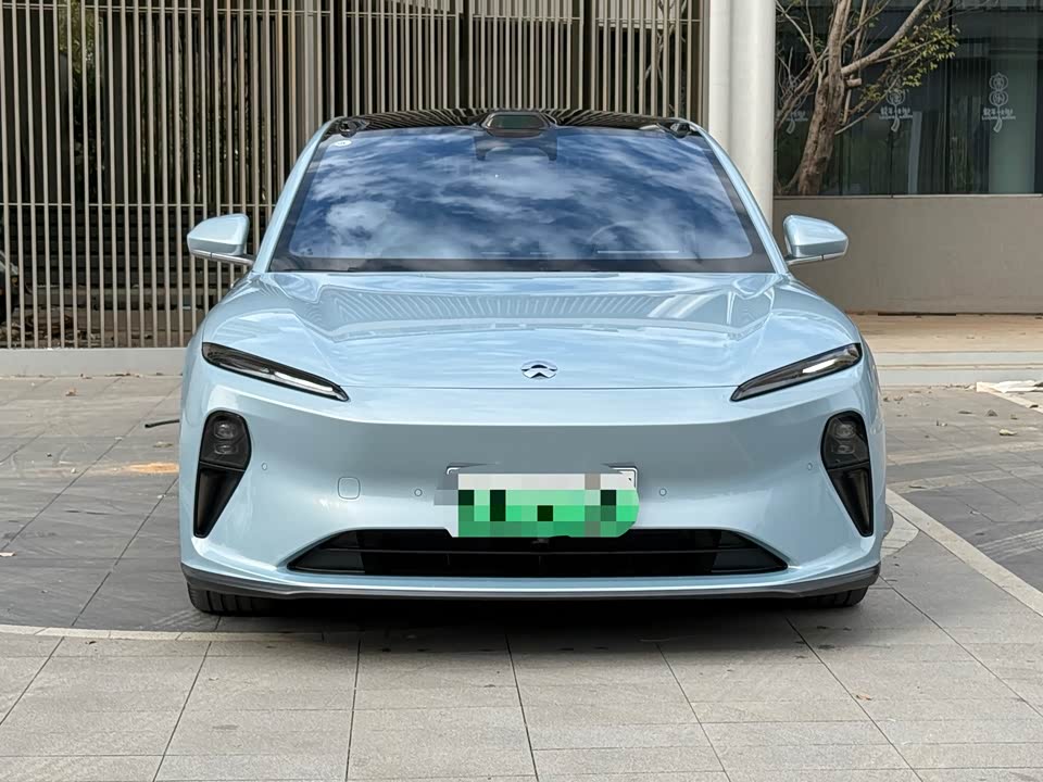 NIO ET5