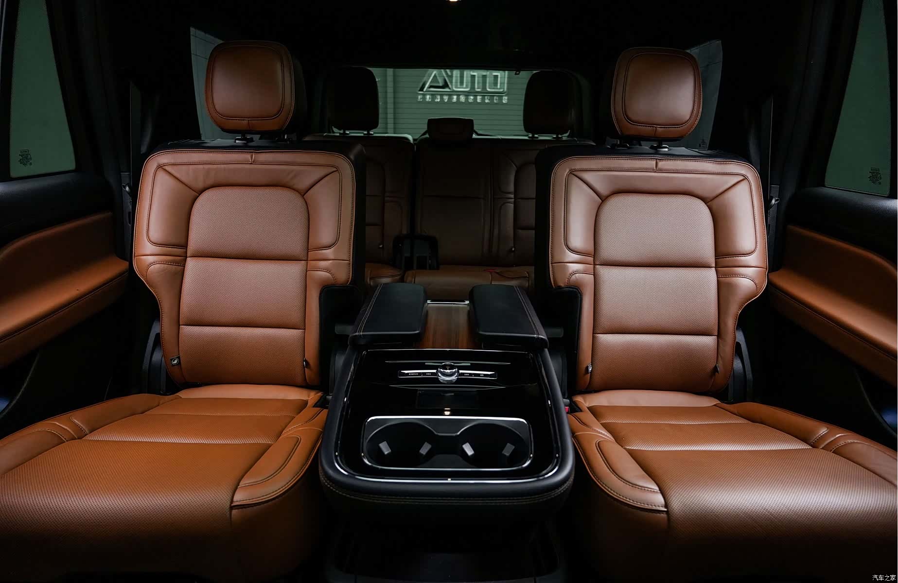 Lincoln Navigator, 2020 12