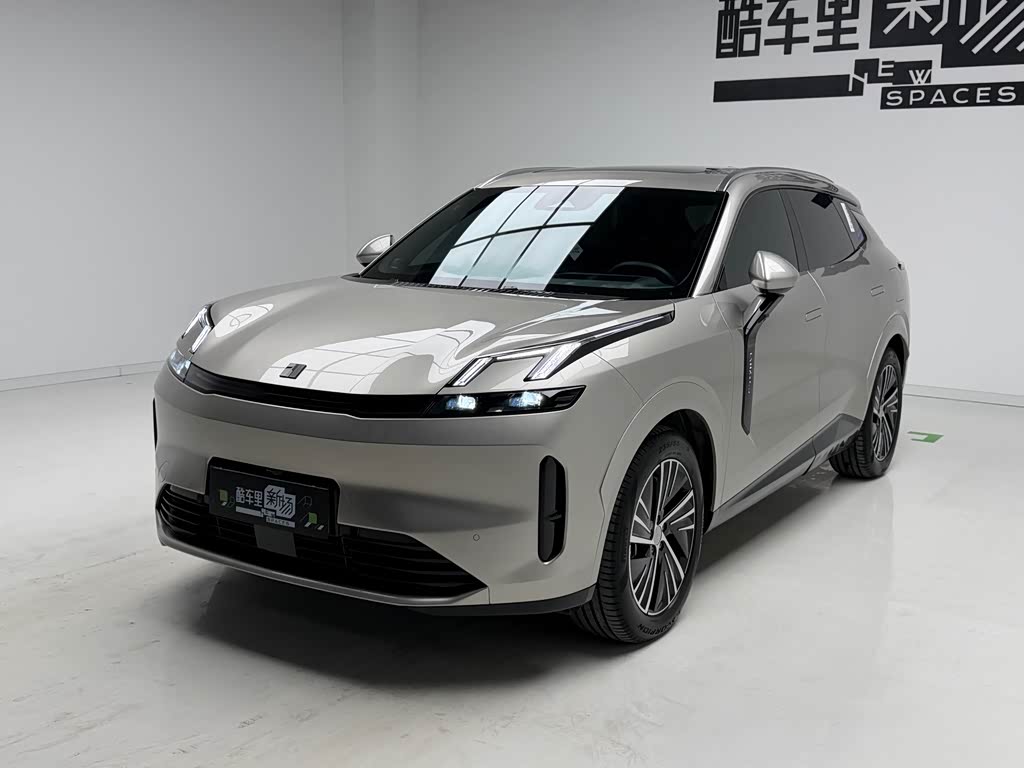 Lynk & Co 08 EM-P
