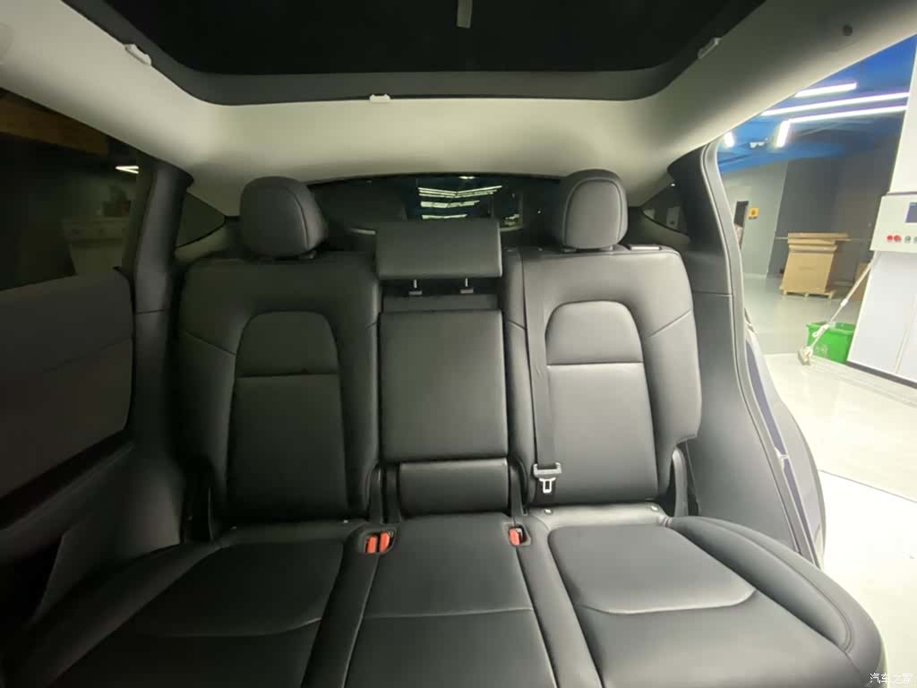 Tesla Model Y, 2021 19