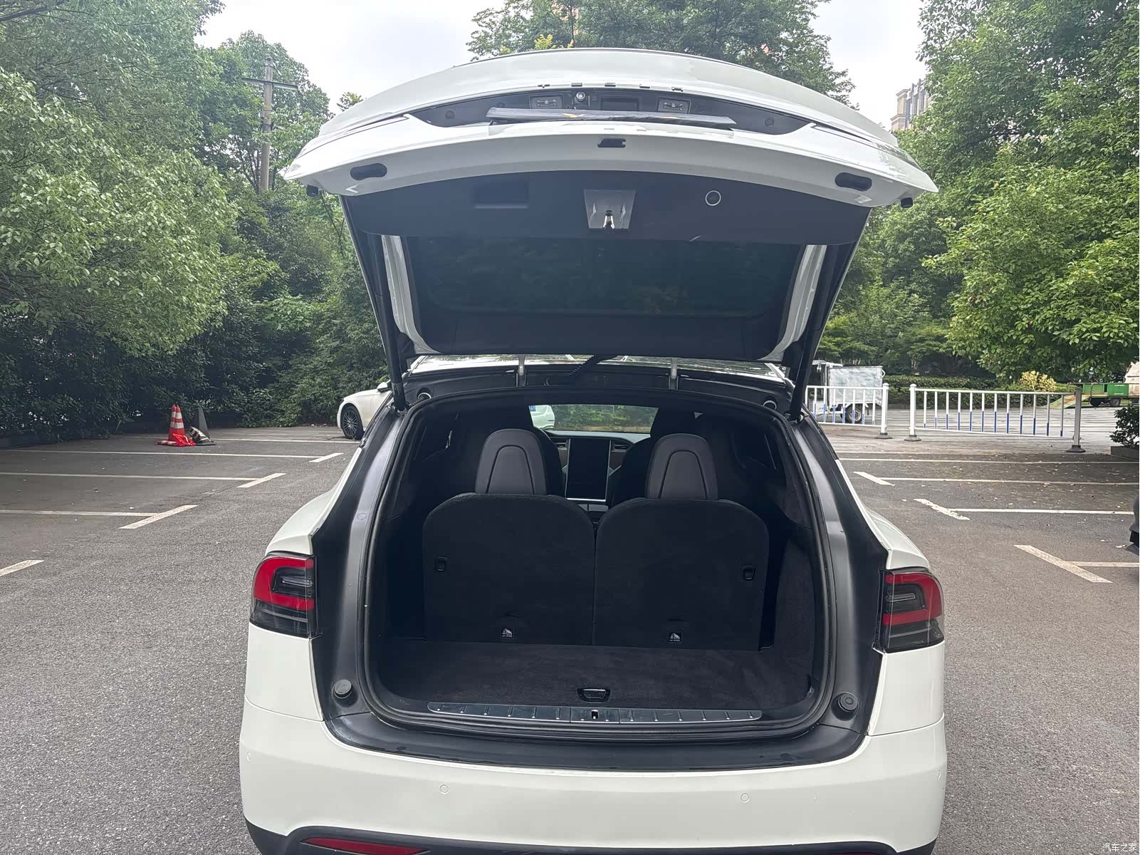 Tesla Model X, 2018 8