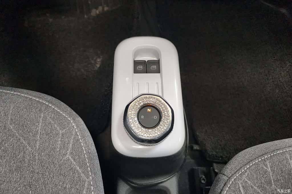 Geely Panda, 2025 16