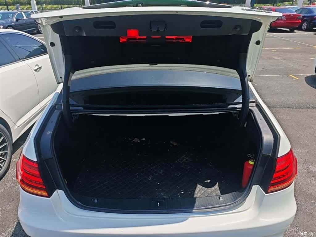 Mercedes-Benz E-Class, 2015 19