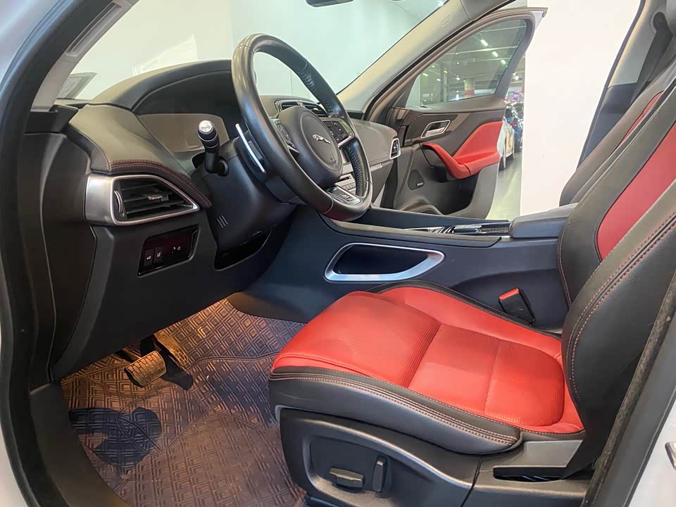Jaguar F-PACE Jaguar F-PACE