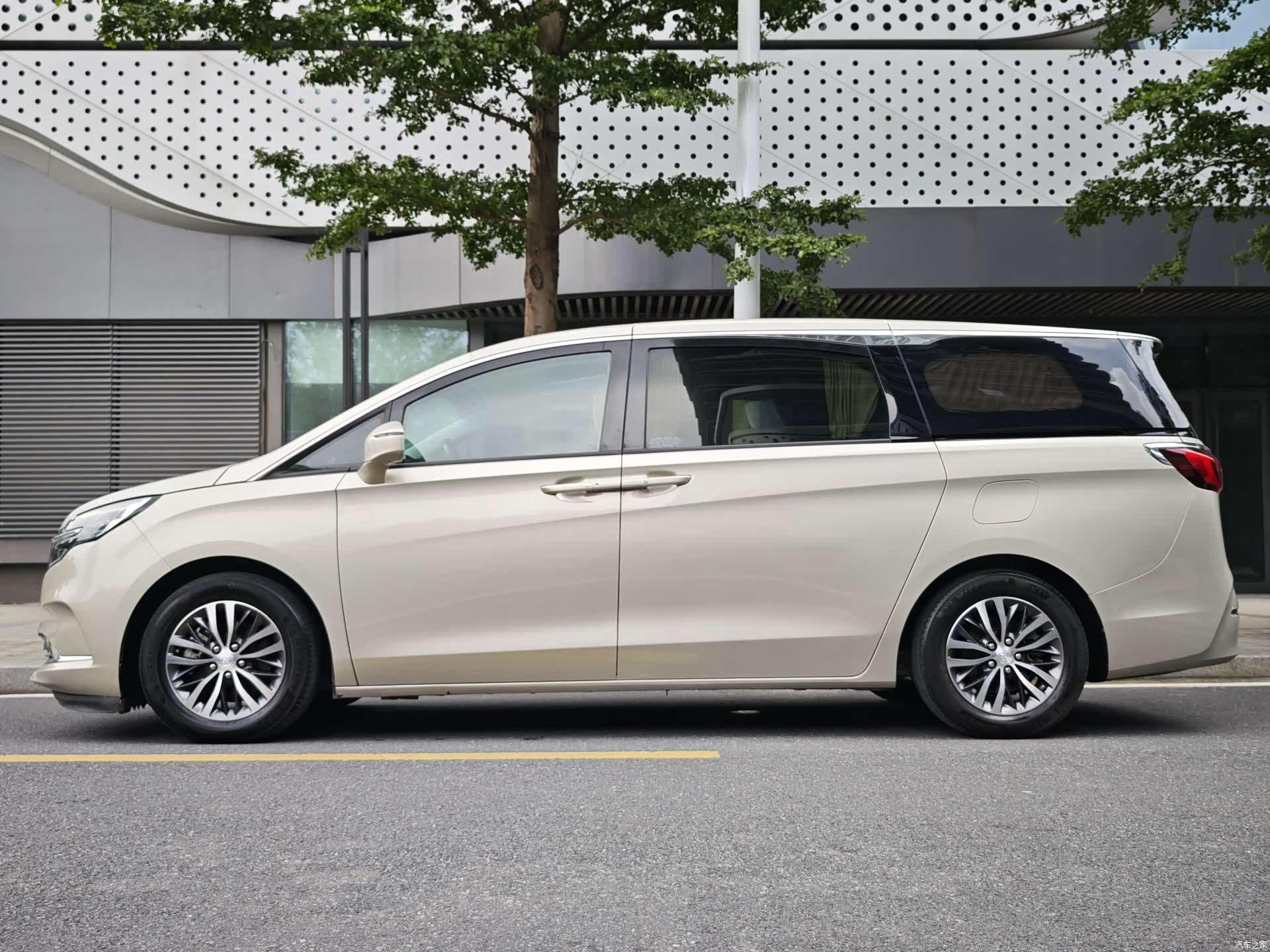 Buick GL8, 2021 21