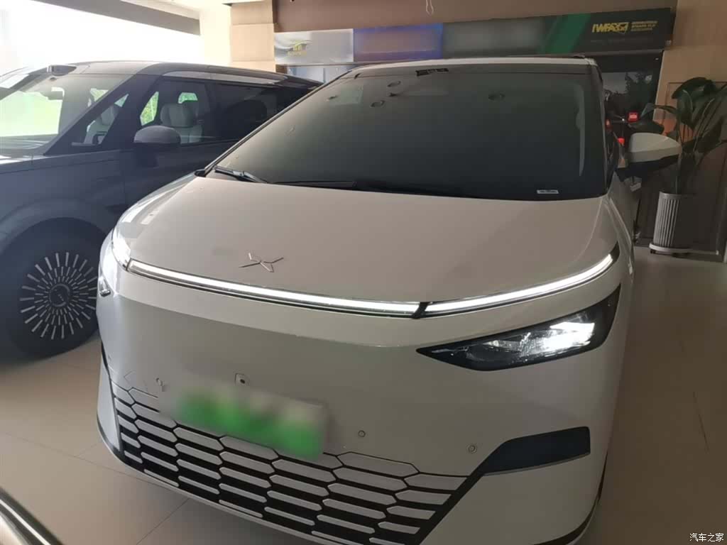 Xpeng X9, 2024 3
