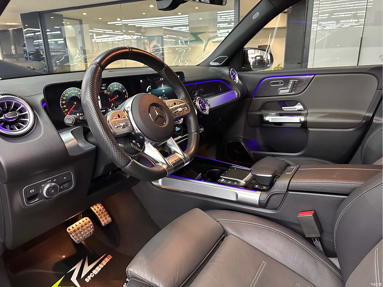 Mercedes-Benz GLB, 2023 все фото
