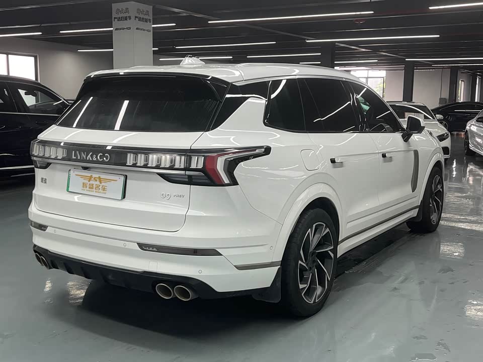Lynk & Co 09
