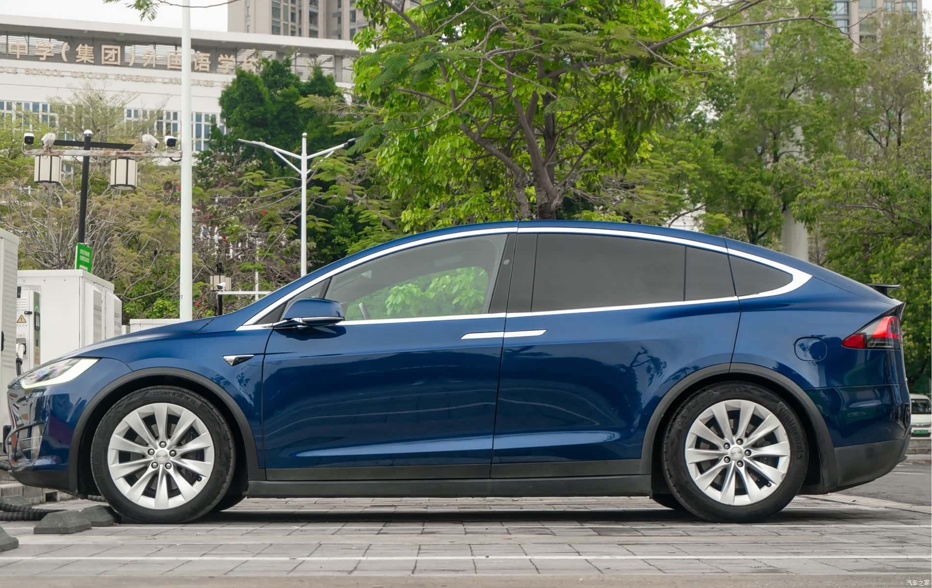 Tesla Model X, 2019 7