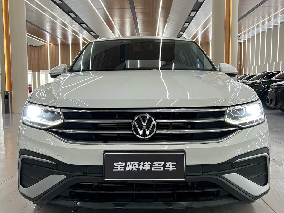 Volkswagen Tiguan L