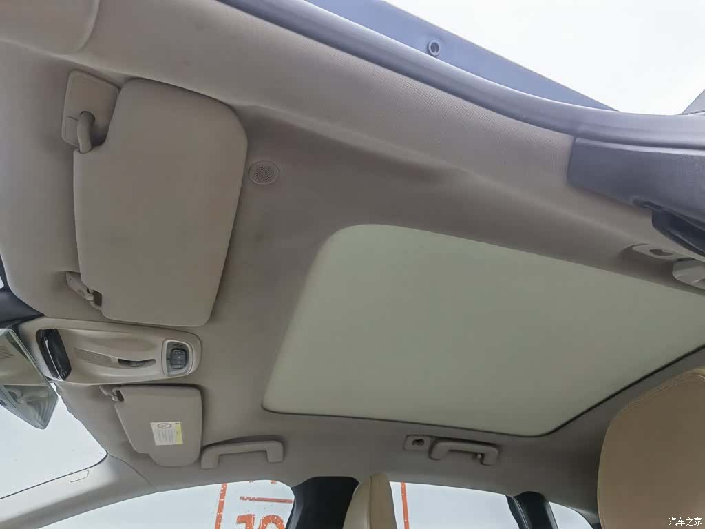 Volvo V40, 2017 14