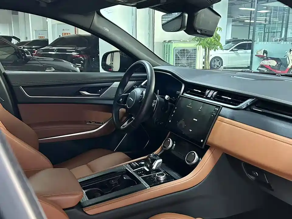 Jaguar XFL