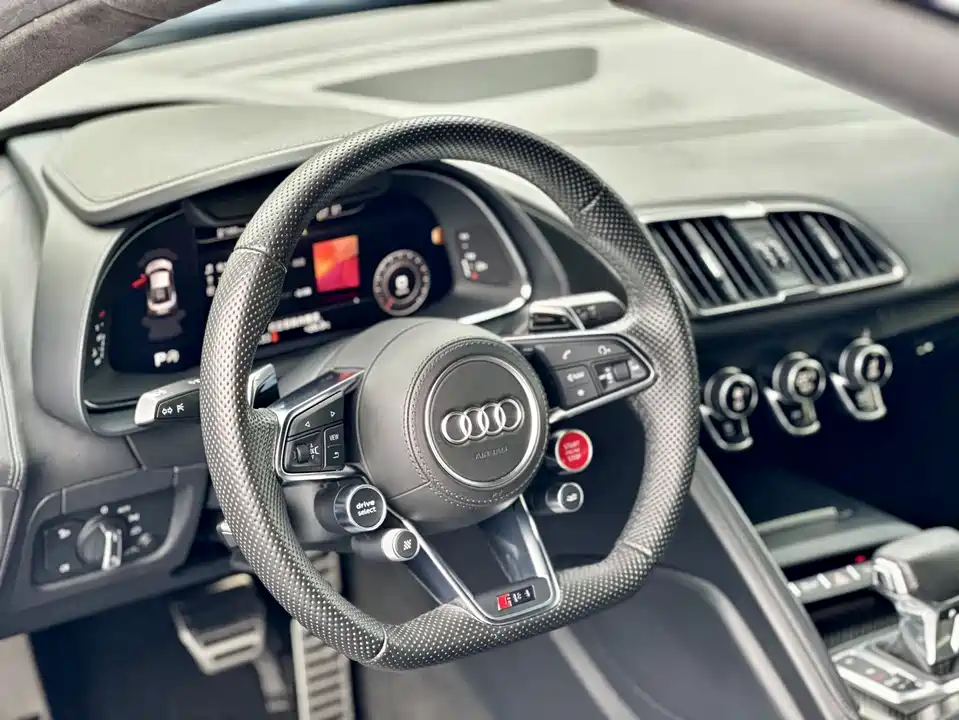 Audi R8