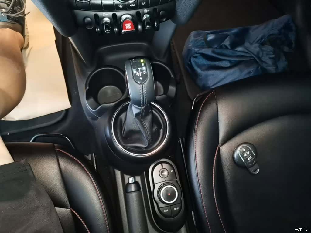 Mini ONE, 2017 14