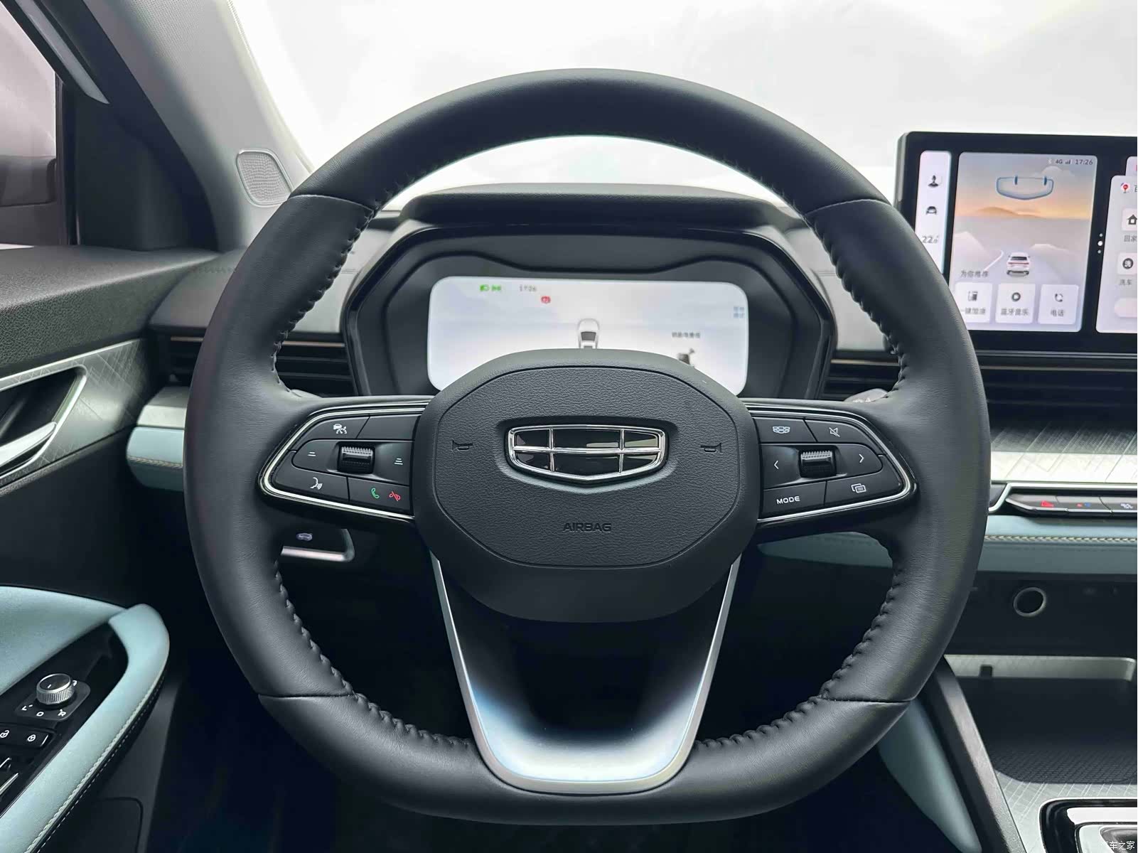Geely Emgrand, 2022 18
