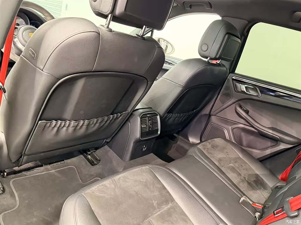 Porsche Macan, 2021 11