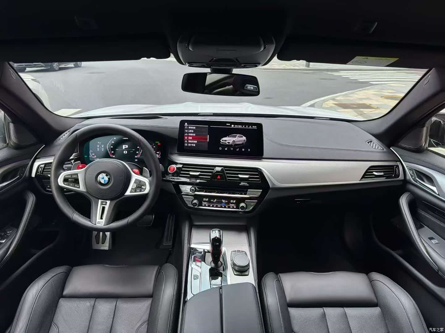 BMW M5, 2023 все фото
