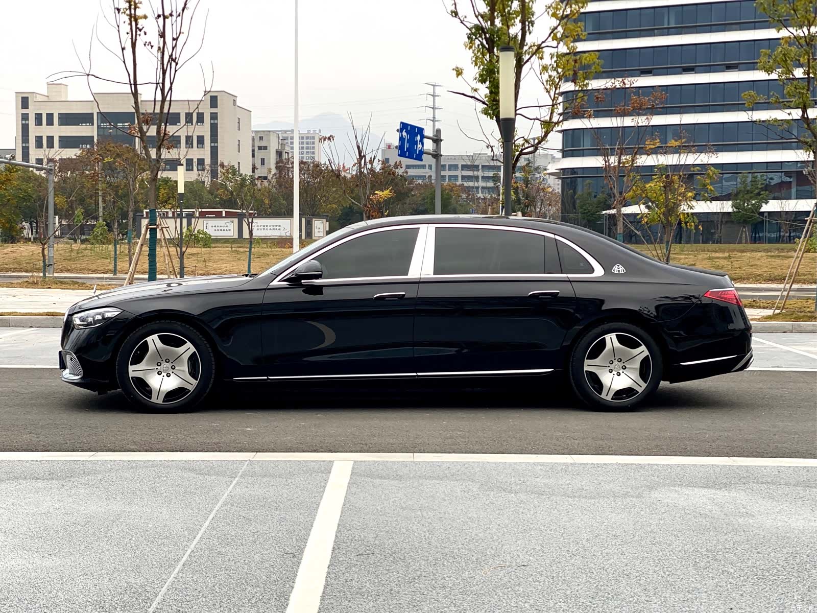Maybach S-Class, 2023 3