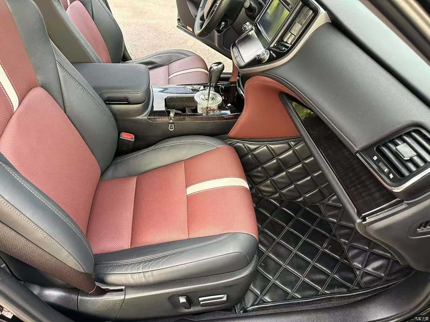 Toyota Crown, 2017 4
