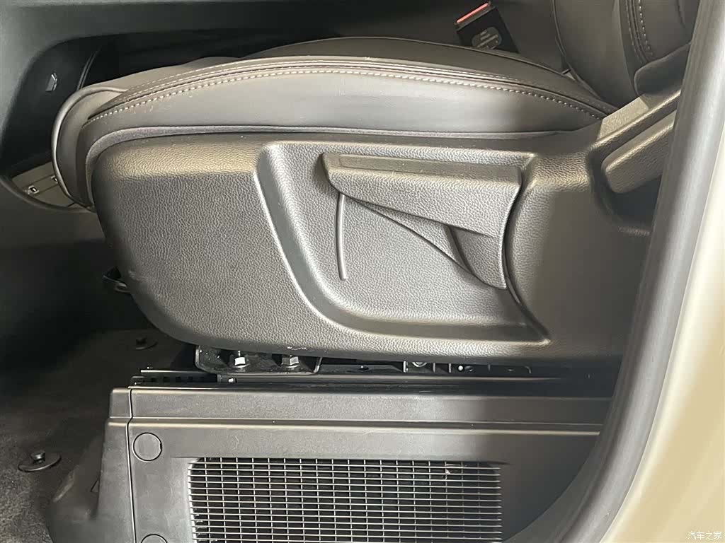Trumpchi E9, 2025 16
