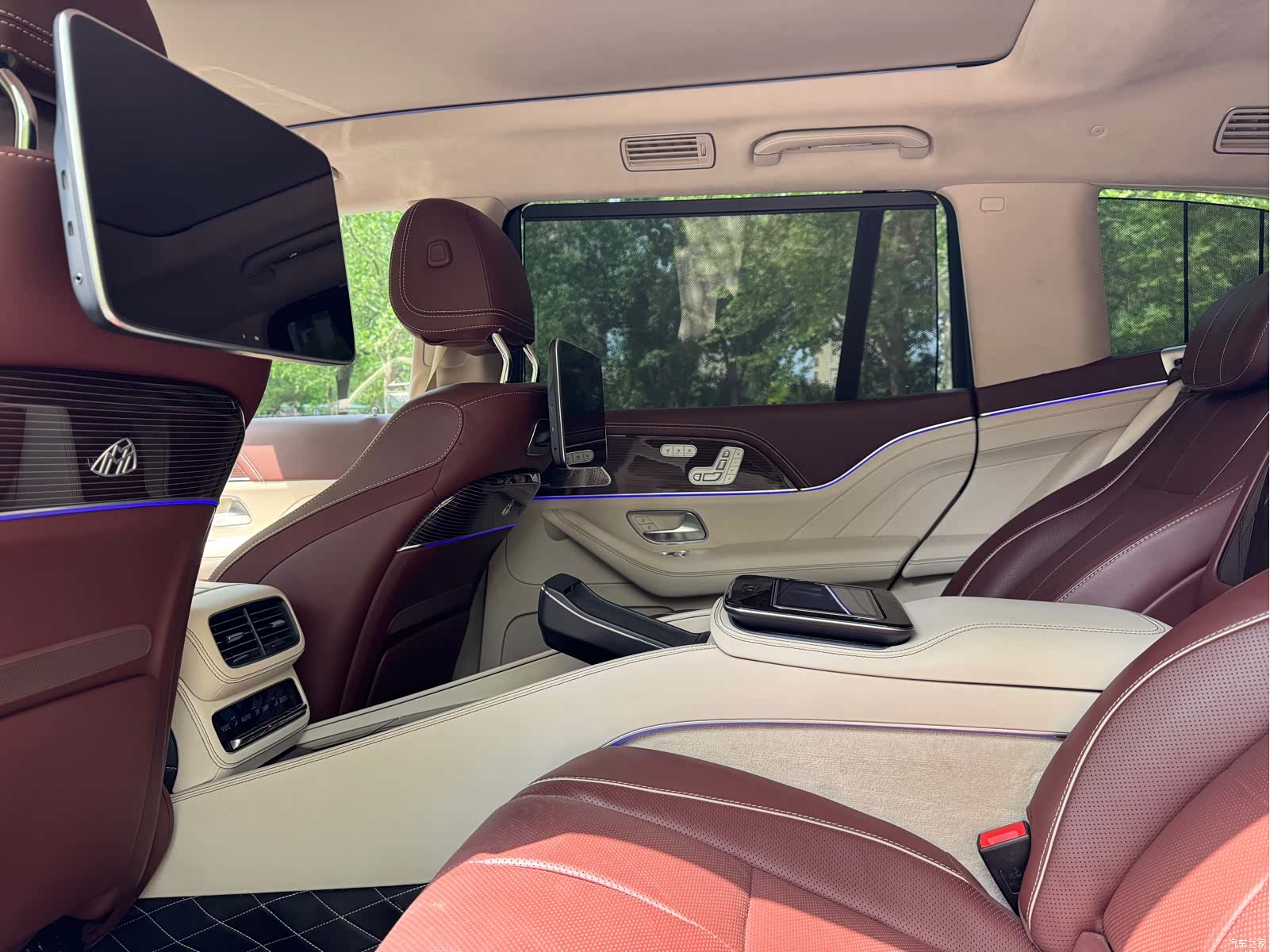 Maybach GLS, 2022 8