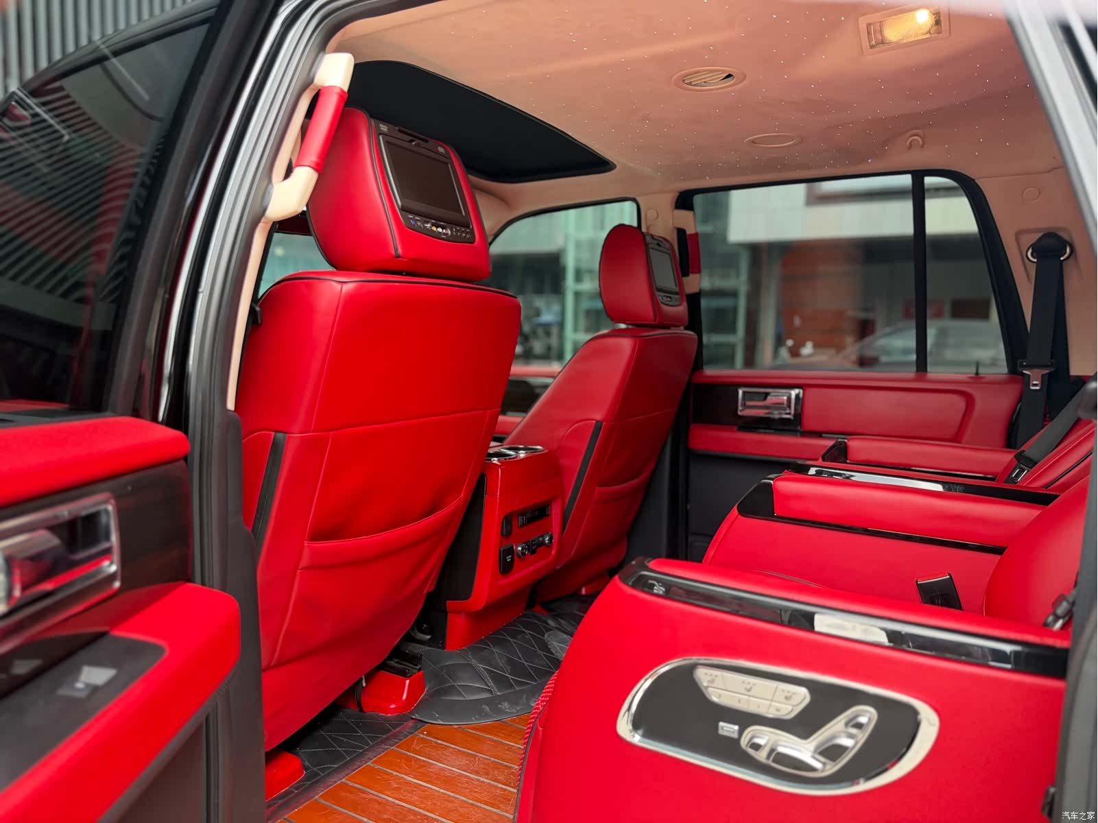 Lincoln Navigator, 2017 4