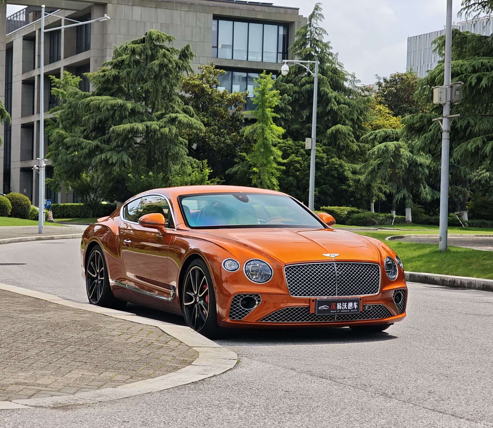 Bentley Continental GT, 2019 3