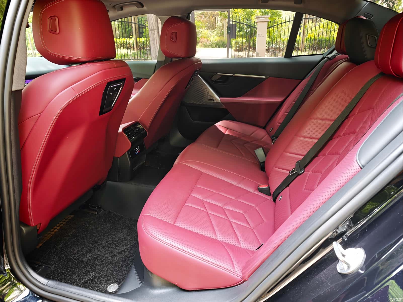 BMW 5 Series, 2025 8