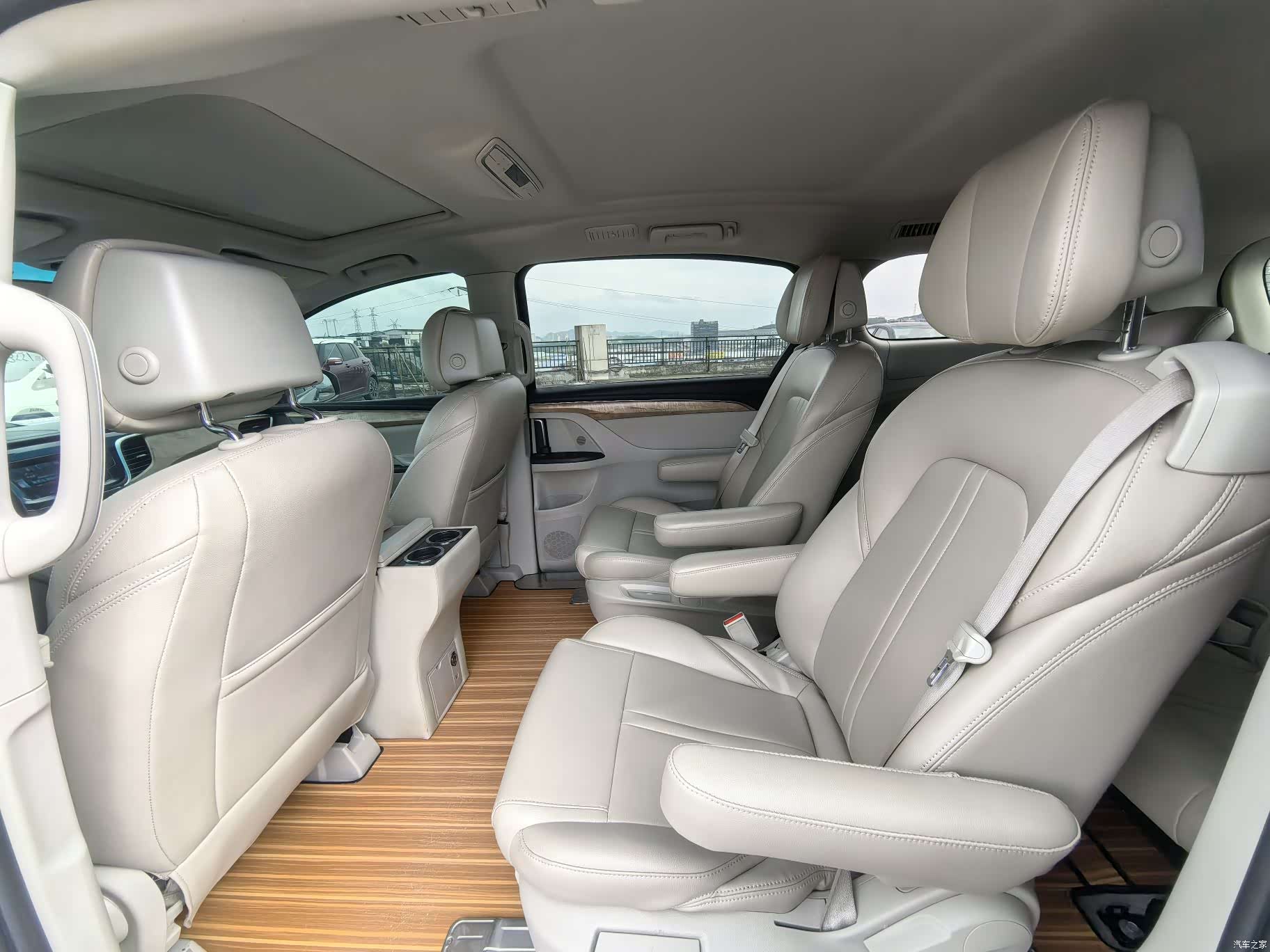 Buick GL8, 2019 8