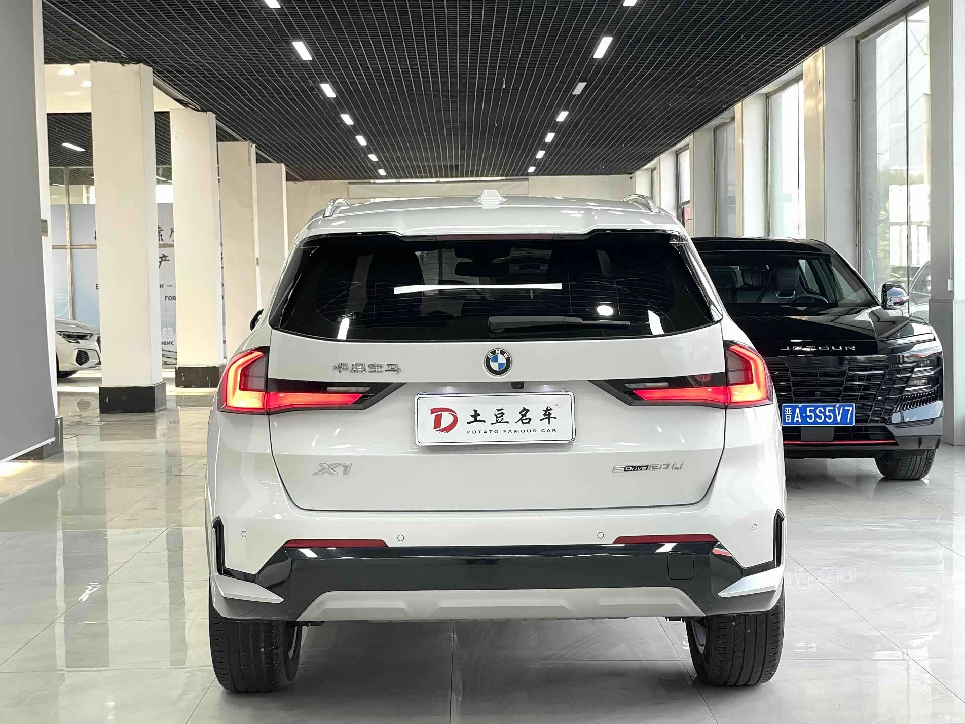 BMW X1, 2023 все фото