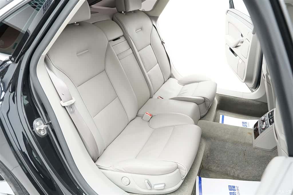 Audi A8L, 2010 29