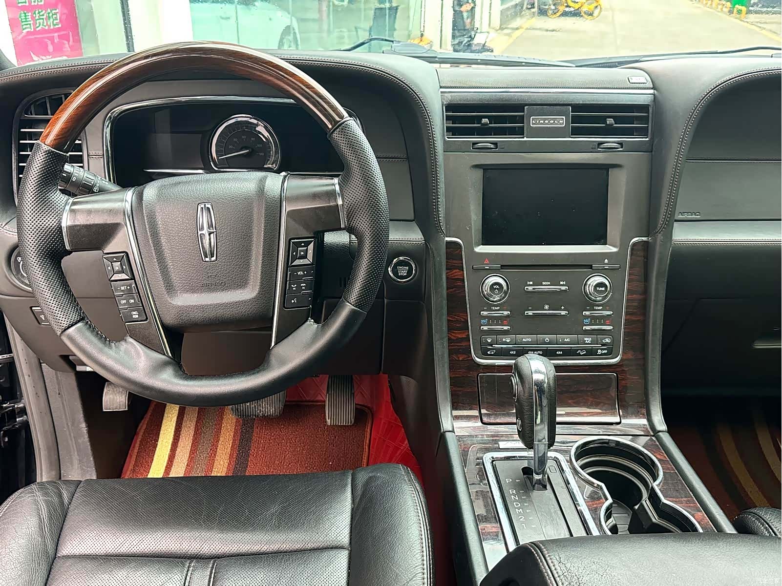 Lincoln Navigator, 2017 10