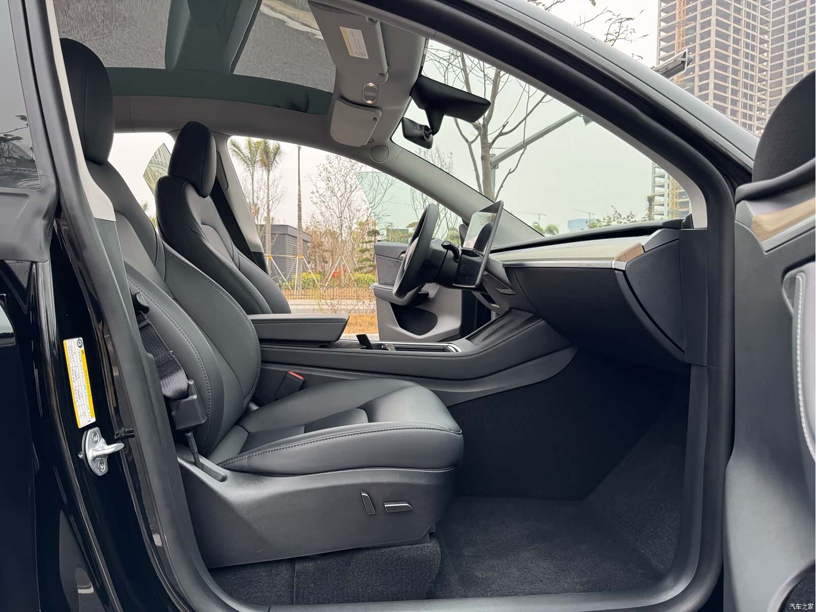 Tesla Model Y, 2023 10