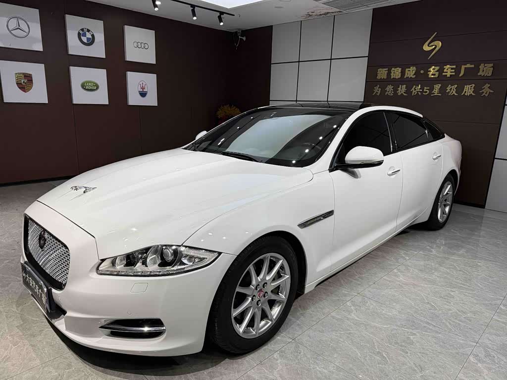 Jaguar XJ