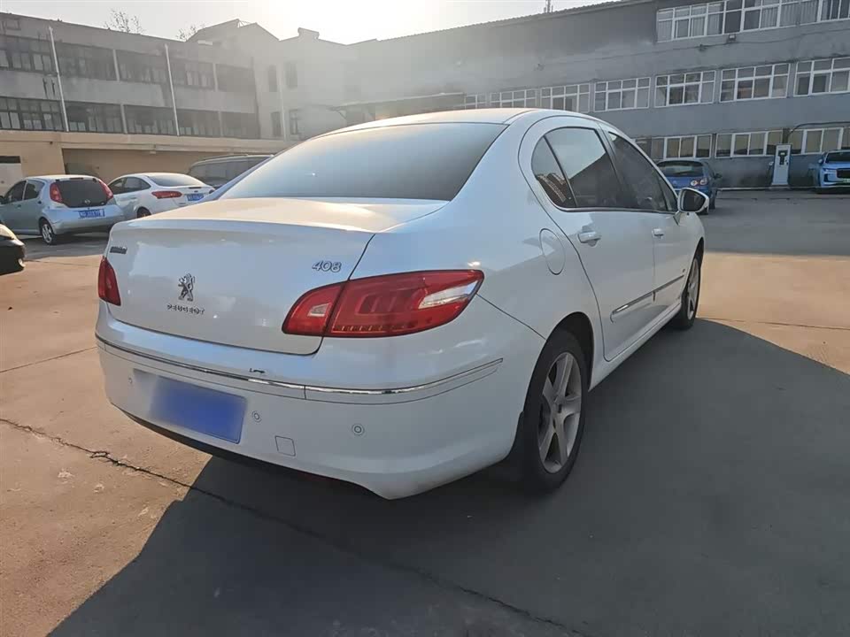 Peugeot 408